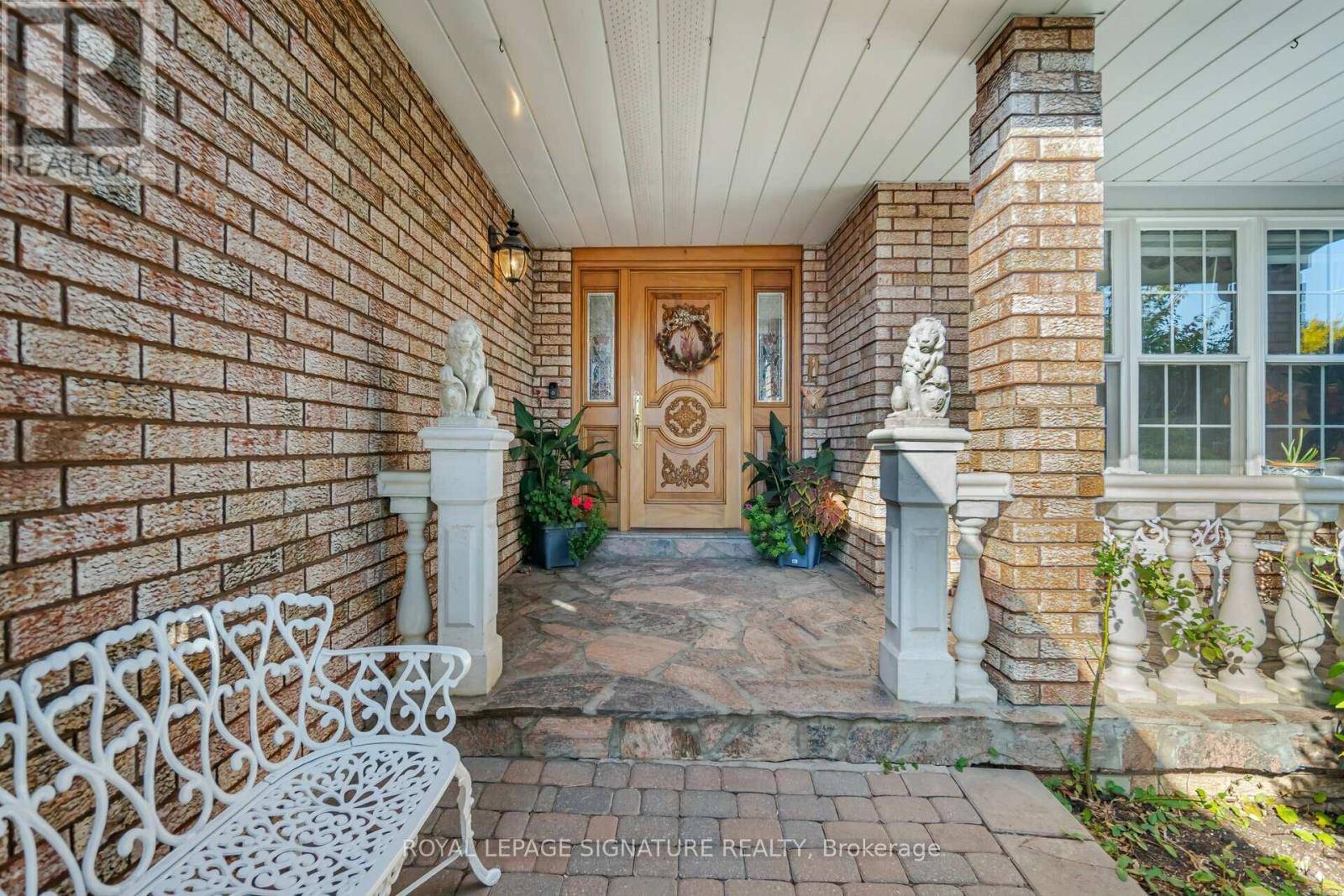 Vaughan (east Woodbridge), ON L4L8G1,100 GAS LIGHT CRESCENT