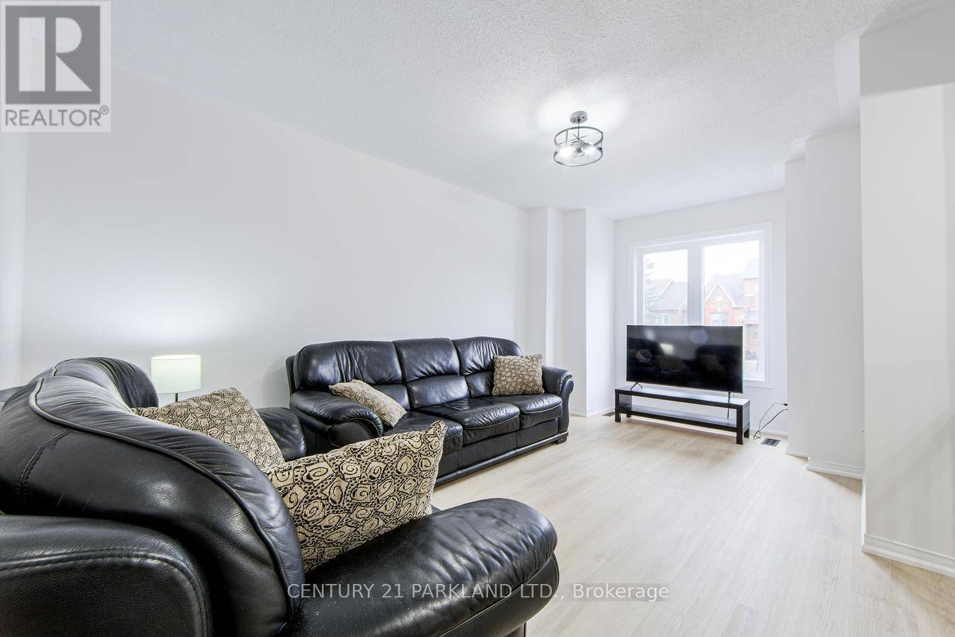 Vaughan (maple), ON L6A2C7,26 KELSO CRESCENT