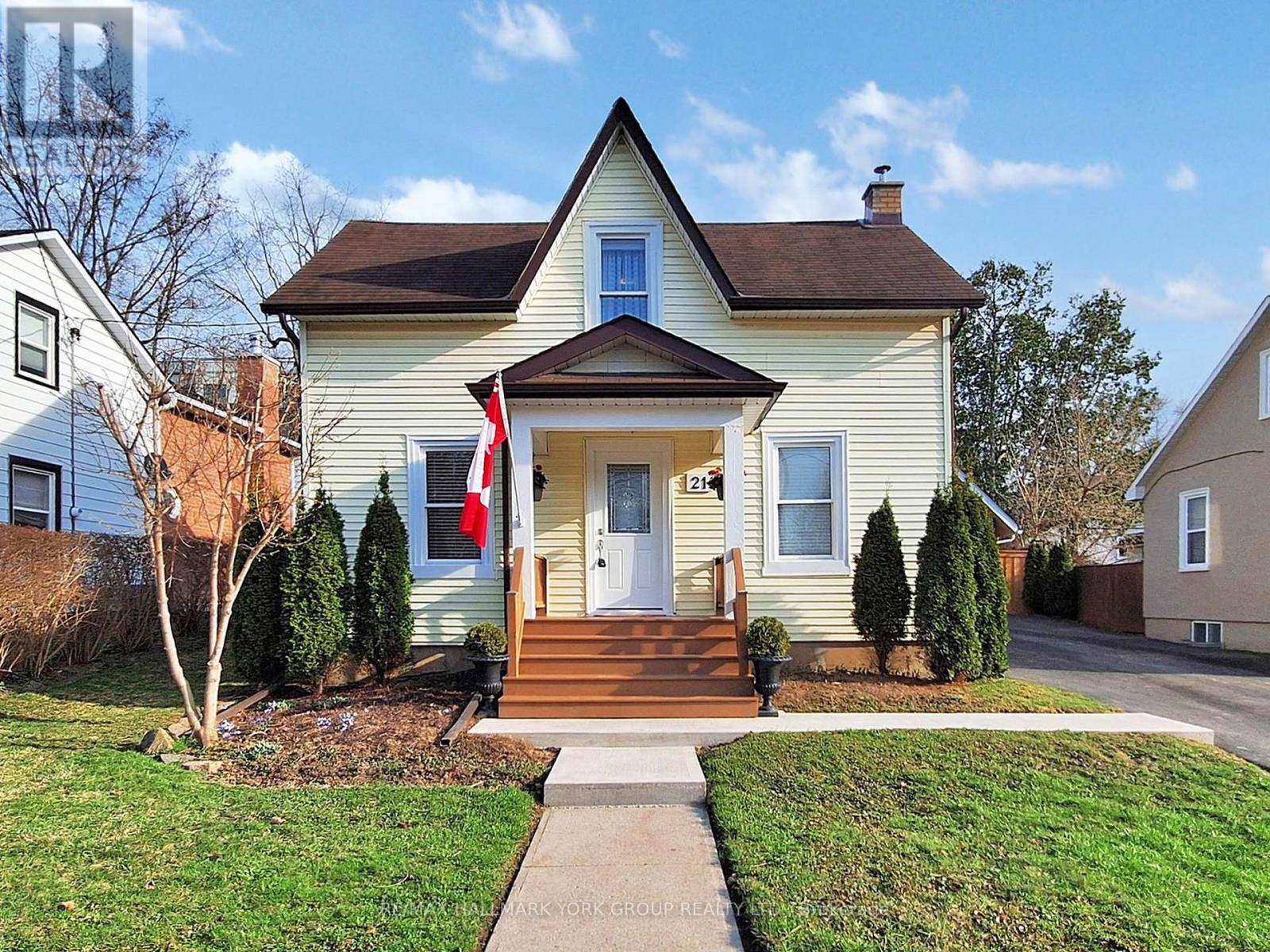 Aurora (aurora Village), ON L4G3G1,21 IRWIN AVENUE