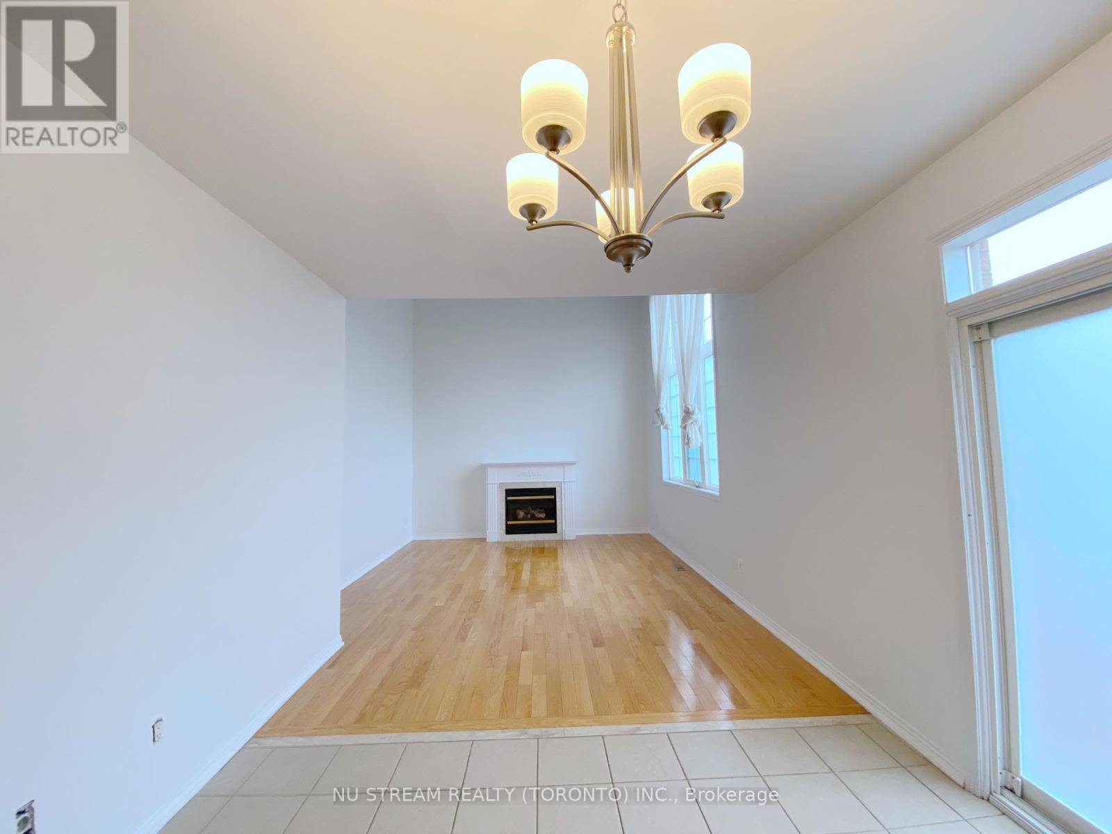 Markham (cachet), ON L6C2Z9,25 NICHOLS BOULEVARD