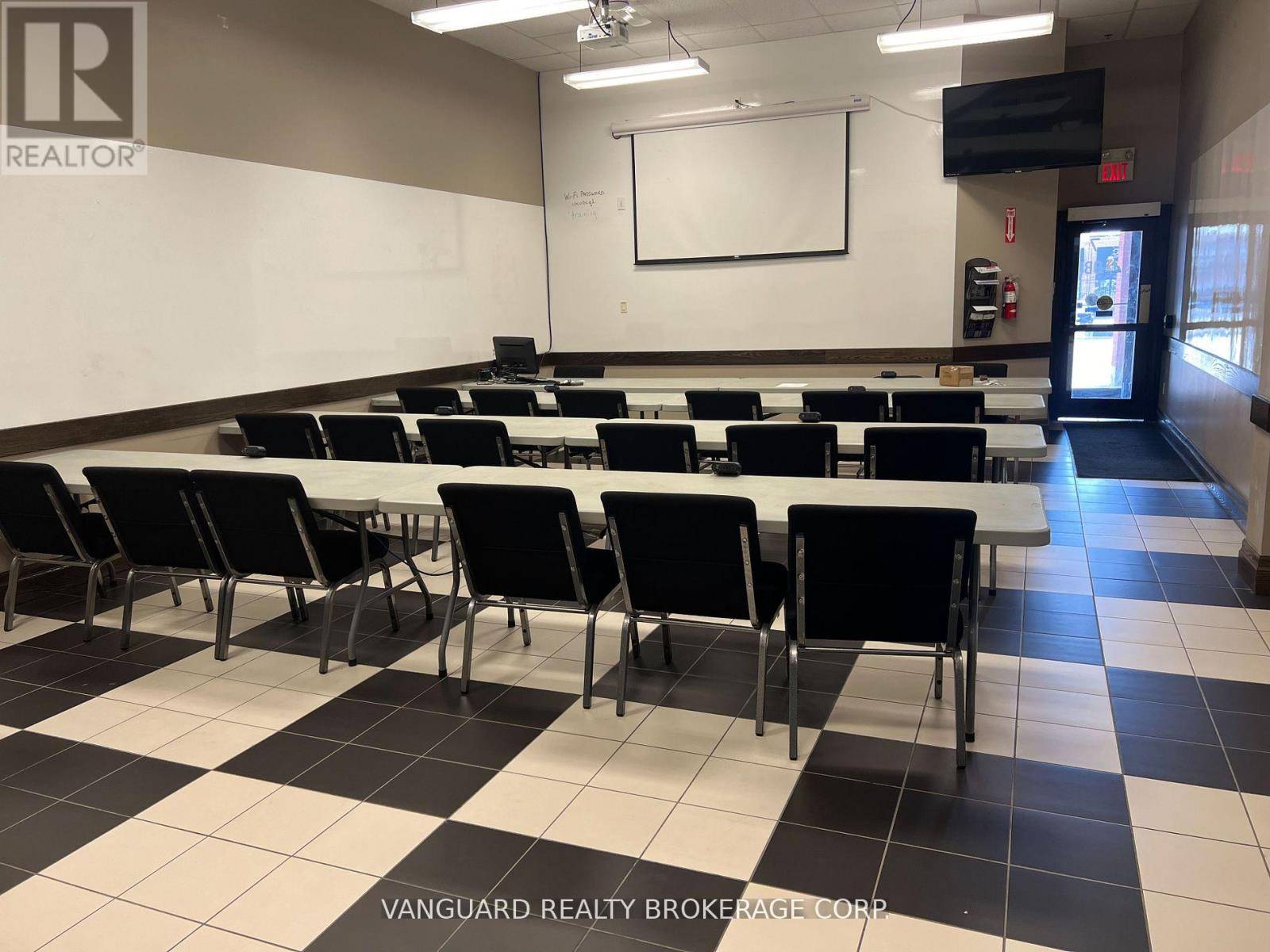 Vaughan (pine Valley Business Park), ON L4L5X9,200 Marycroft AVE #7