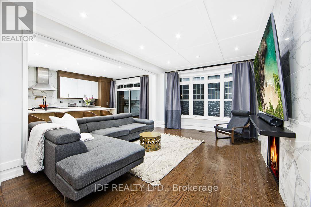 Vaughan (kleinburg), ON L4H4G9,125 CRANBROOK CRESCENT