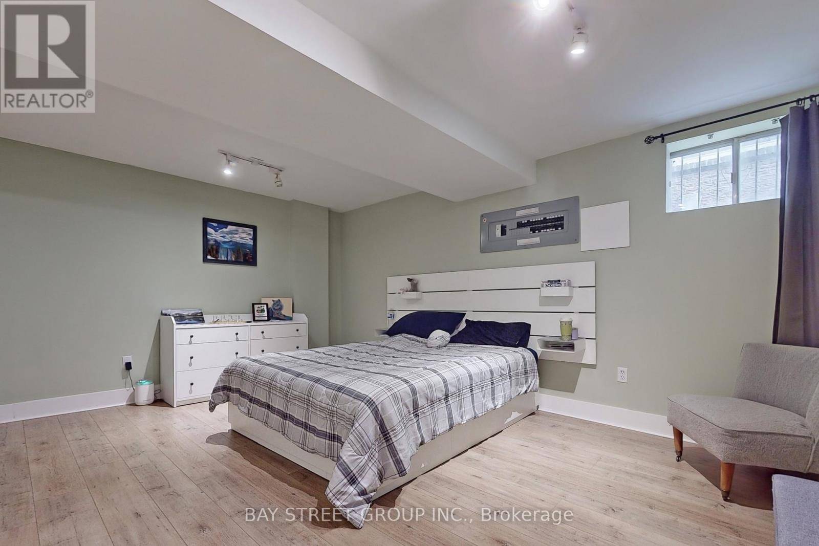 Markham (thornlea), ON L3T5M3,40 HENRICKS ROAD
