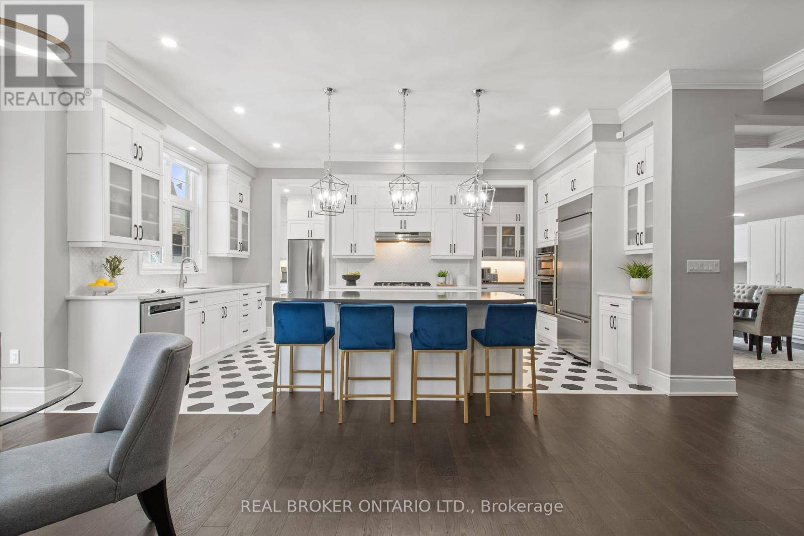 Vaughan (kleinburg), ON L4N4W5,30 LUANG STREET