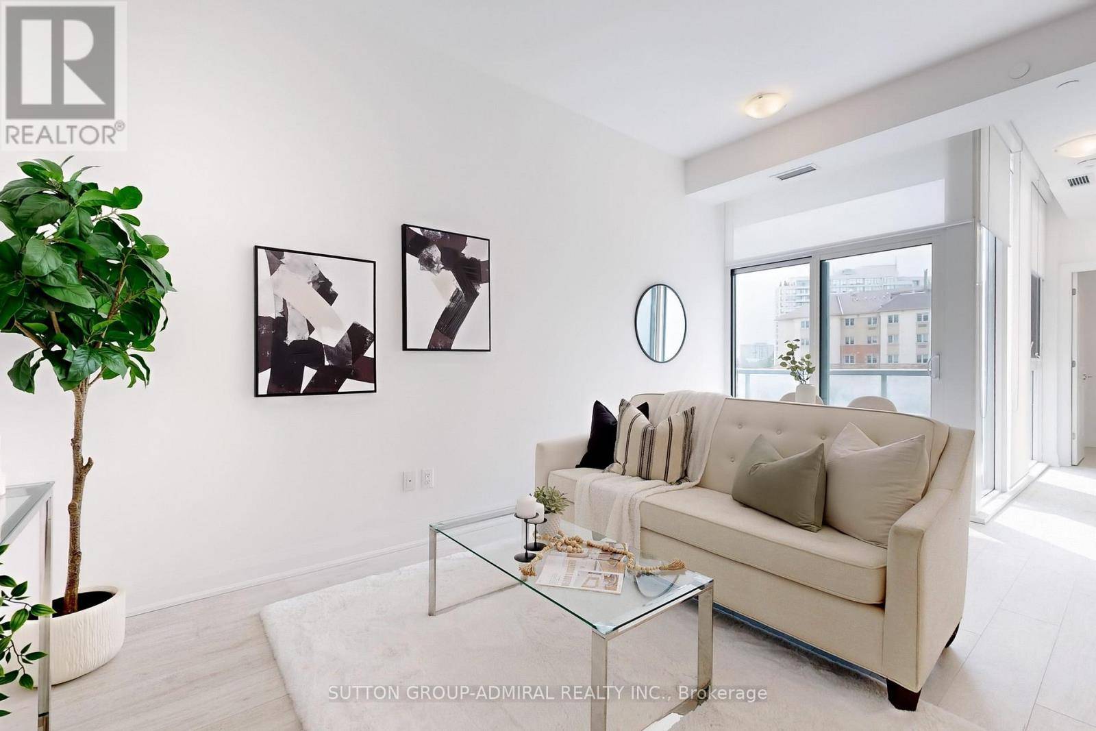 Vaughan (beverley Glen), ON L4J0L2,10 Gatineau DR #202