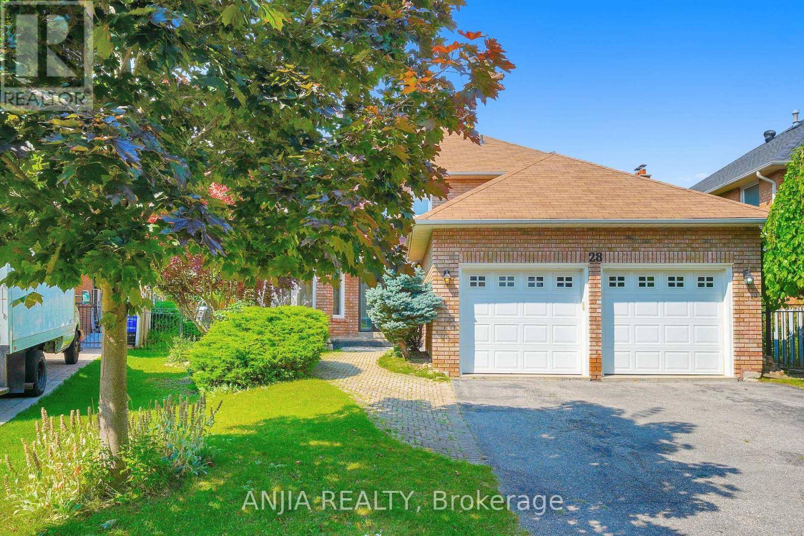Markham (unionville), ON L3R7P8,28 HOLBROOK COURT
