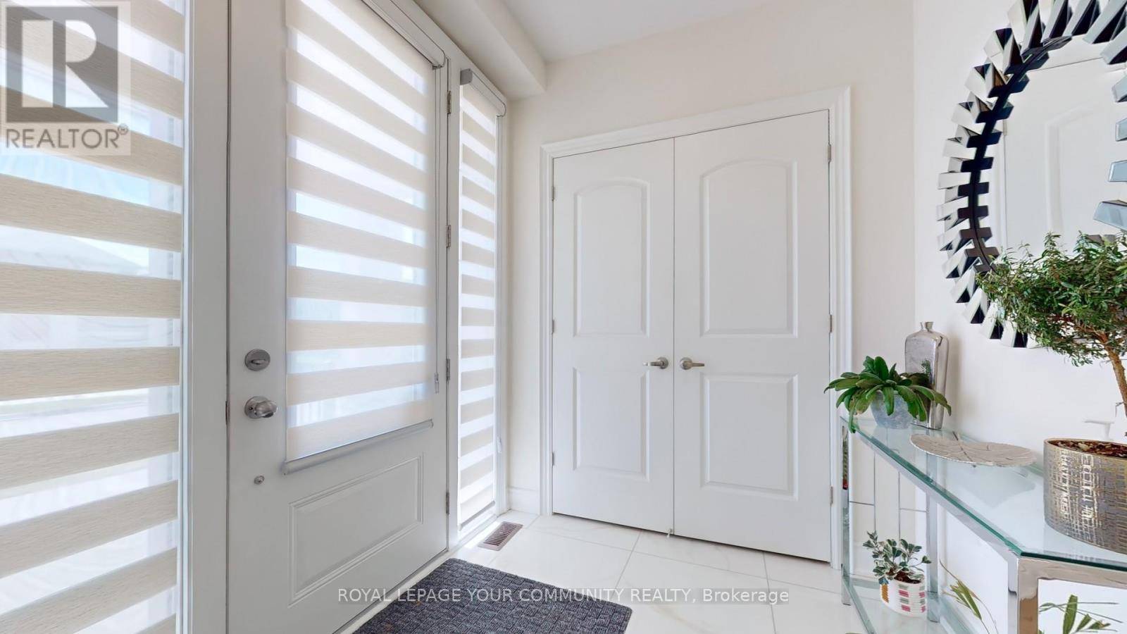 East Gwillimbury (holland Landing), ON L9N0V7,161 SILK TWIST DRIVE