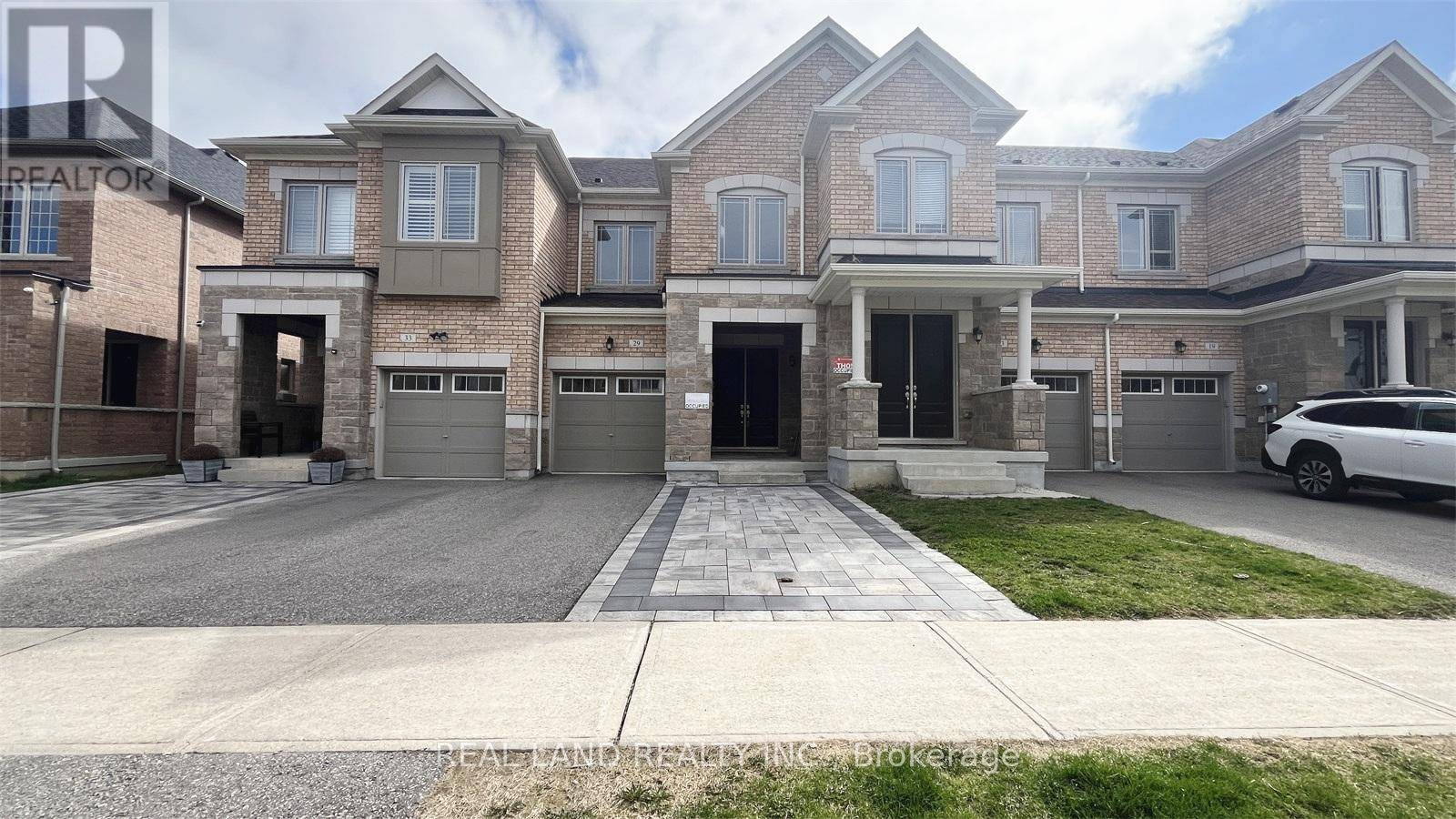 Aurora, ON L4G0Z8,29 CAPREOL AVENUE
