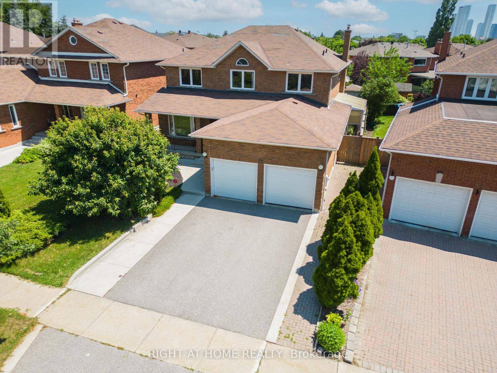 Vaughan (east Woodbridge), ON L4L7L9,75 FATHER ERMANNO CRESCENT