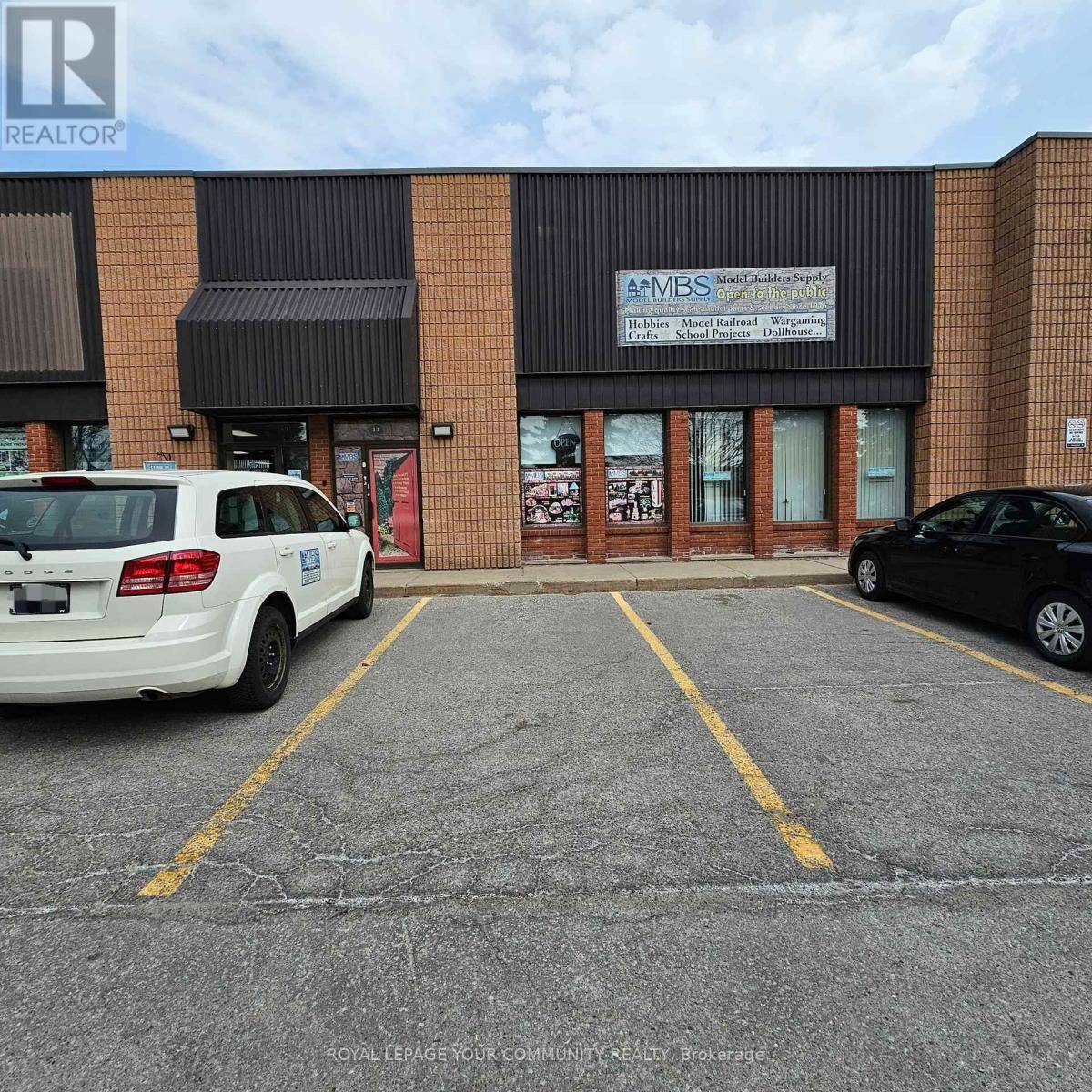 Aurora (aurora Village), ON L4G3V2,40 Englehard DR ##11