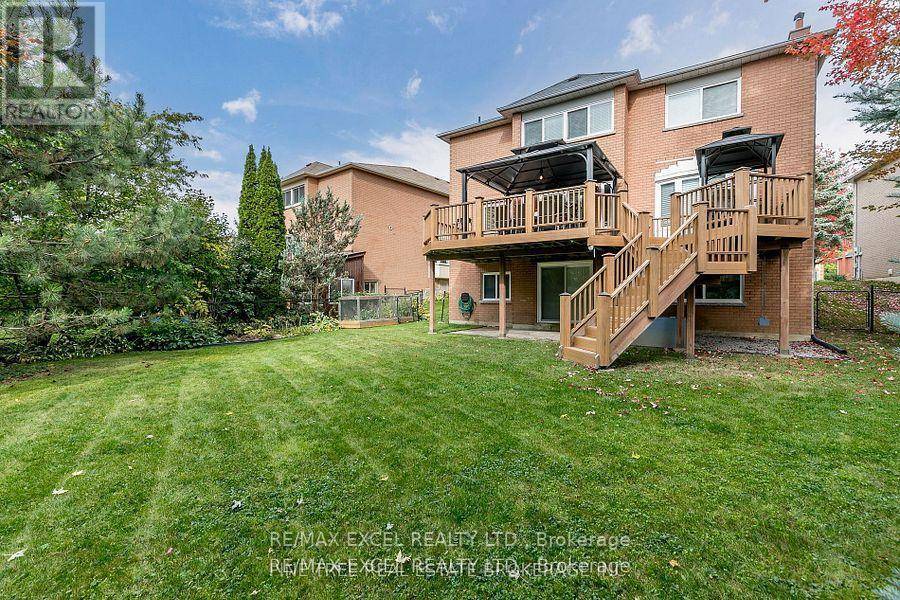 Newmarket (glenway Estates), ON L3X1G4,316 Alex Doner DR #Main