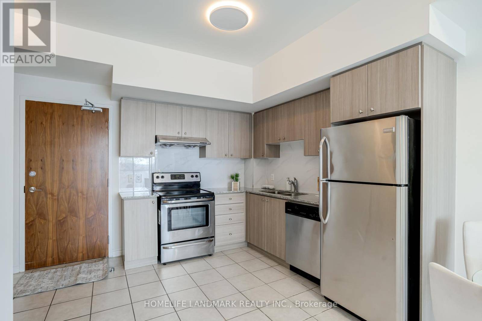 Markham (village Green-south Unionville), ON L3R5W7,8323 Kennedy RD #921