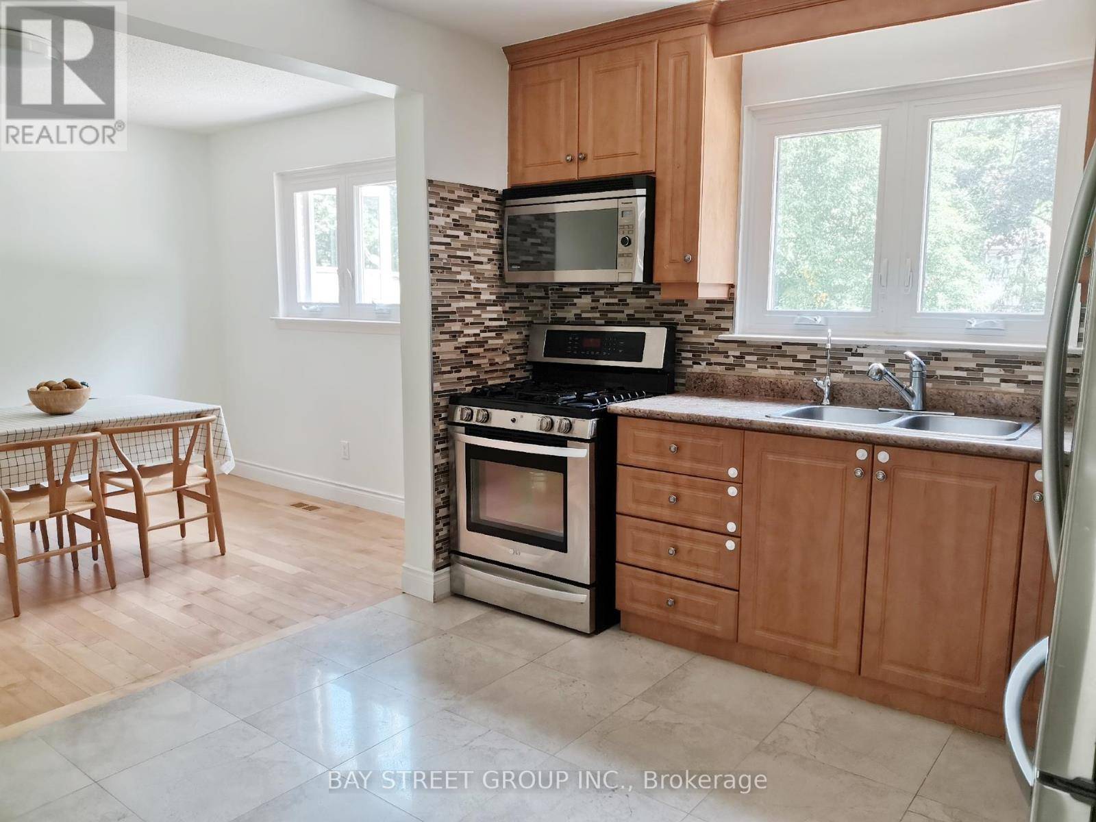 Richmond Hill (north Richvale), ON L4C5B3,25 PENWICK CRESCENT