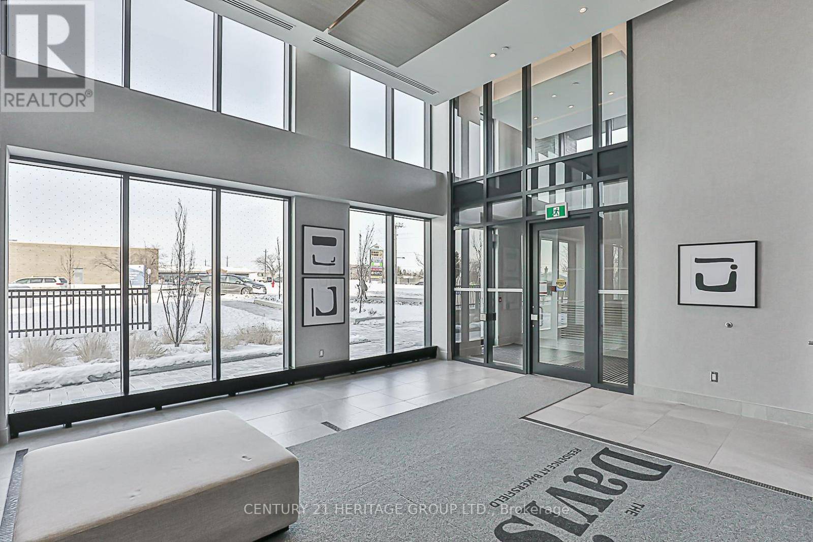 Newmarket (central Newmarket), ON L3Y0G7,185 Deerfield RD #306