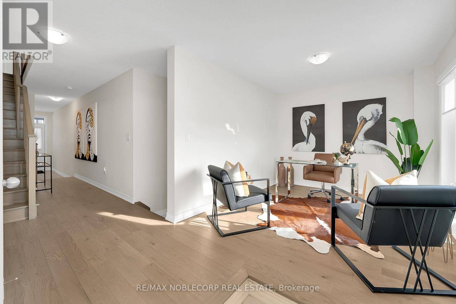 Vaughan (kleinburg), ON L4H5G2,31 HOLYROOD CRESCENT