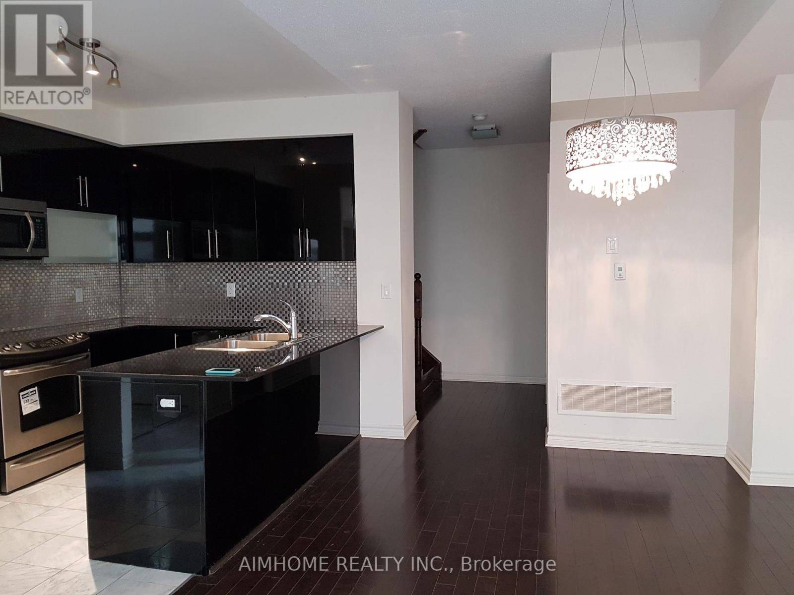 Vaughan (crestwood-springfarm-yorkhill), ON L4J0H1,7 Brighton PL #46
