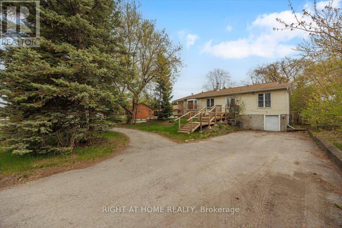 East Gwillimbury (holland Landing), ON L9N1N3,19943 BATHURST STREET