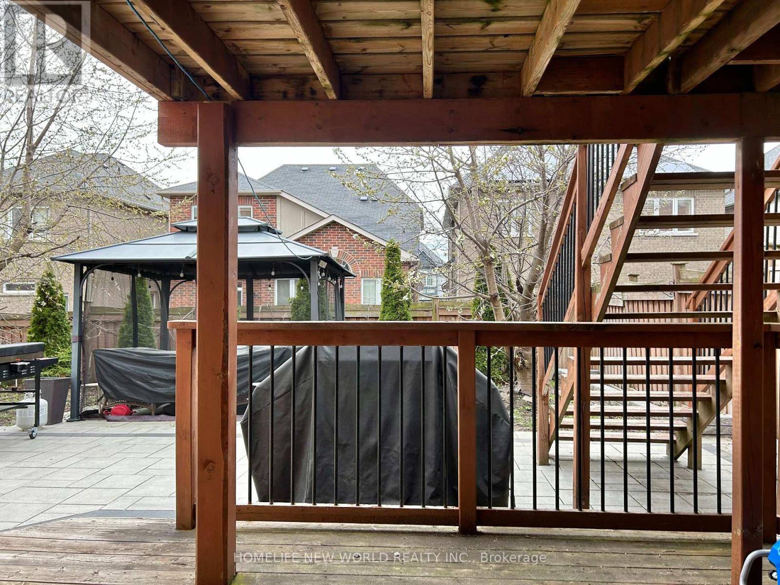 Newmarket (woodland Hill), ON L3X3H4,375 WOODSPRING AVENUE