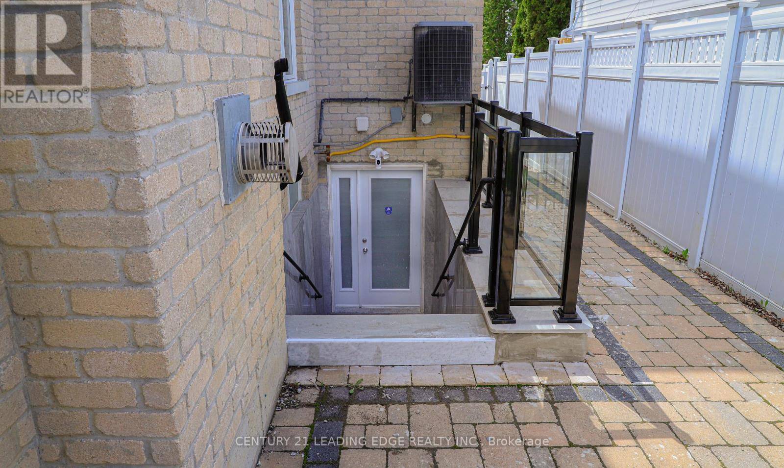 Richmond Hill (south Richvale), ON L4C6R7,38 Oak AVE #Bsmt 1