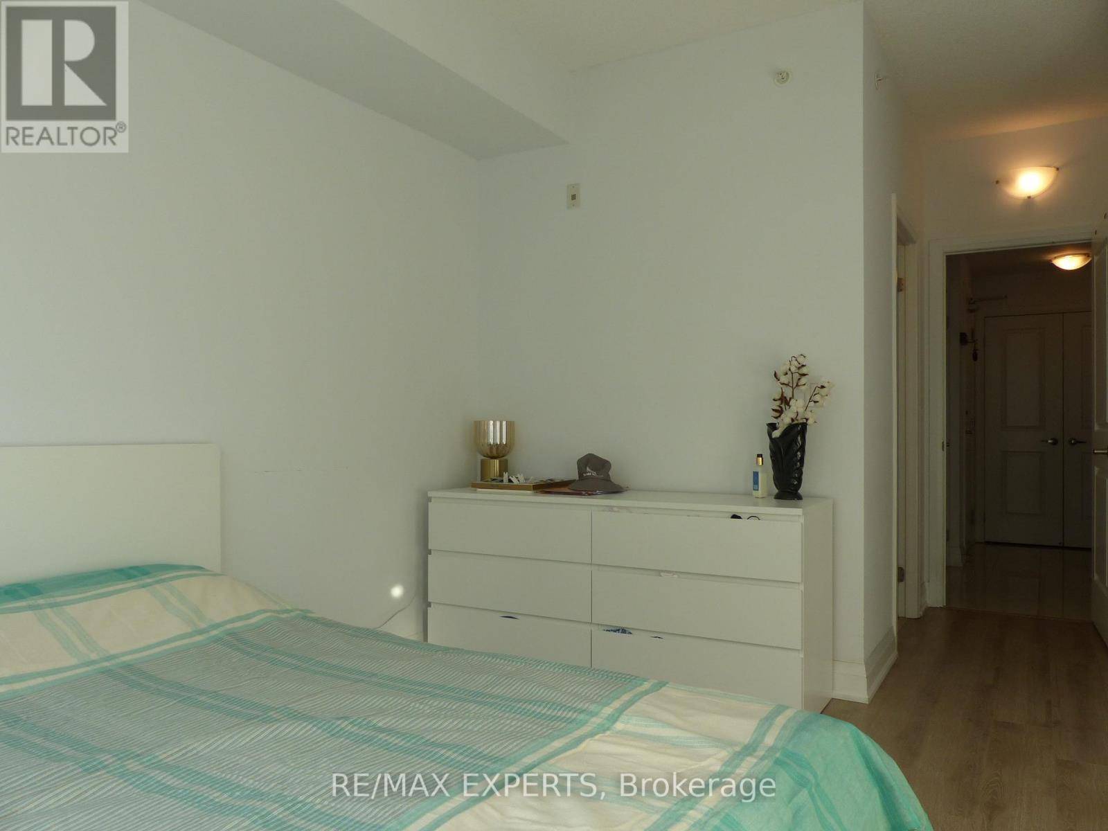 Vaughan (vaughan Grove), ON L4L8C3,12 Woodstream BLVD #608
