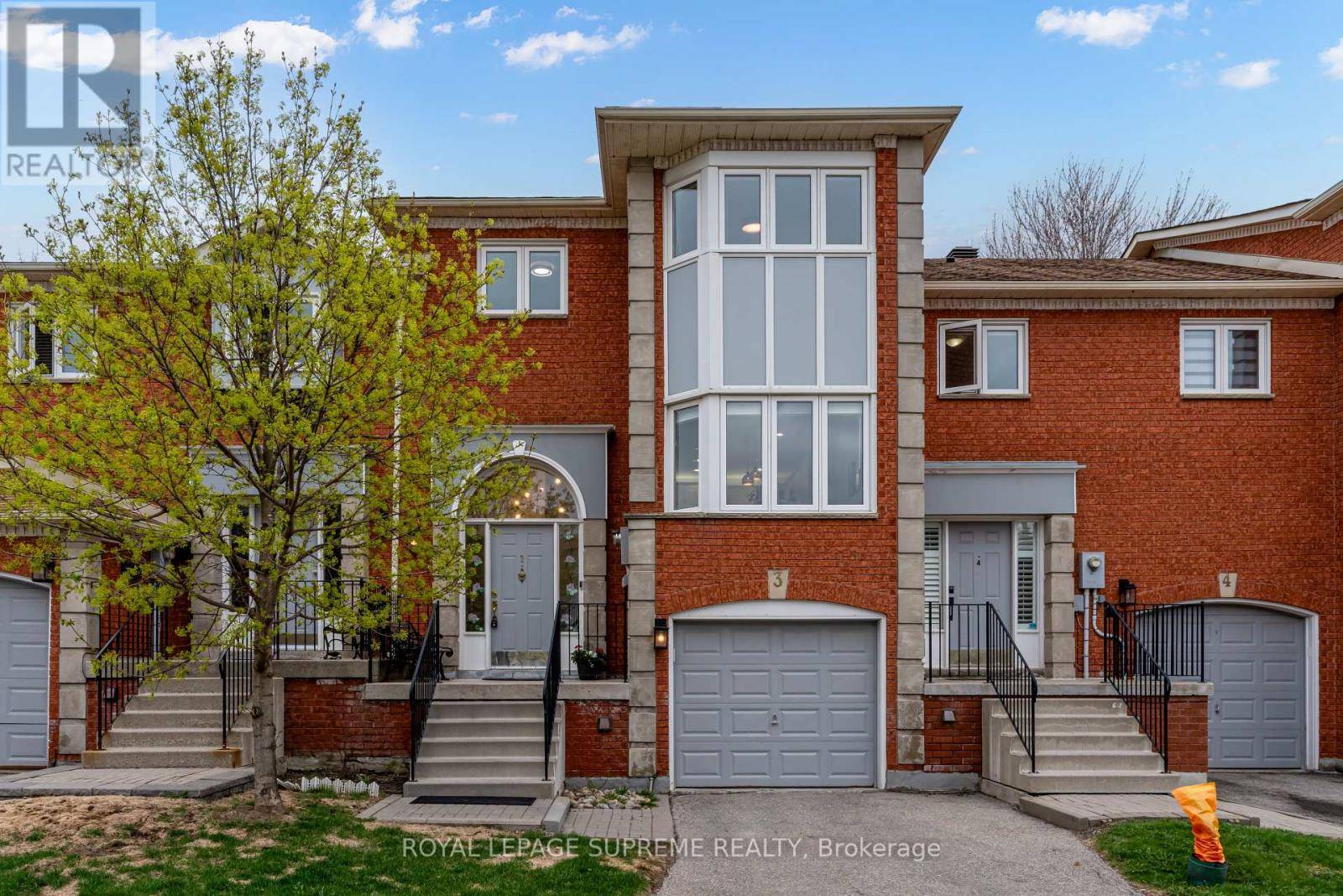 Richmond Hill (north Richvale), ON L4C9X5,80 McCallum DR #3