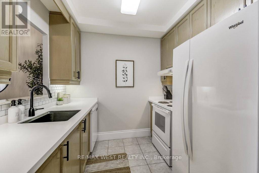 Vaughan (west Woodbridge), ON L4L9K9,53 Woodbridge AVE #Ph1