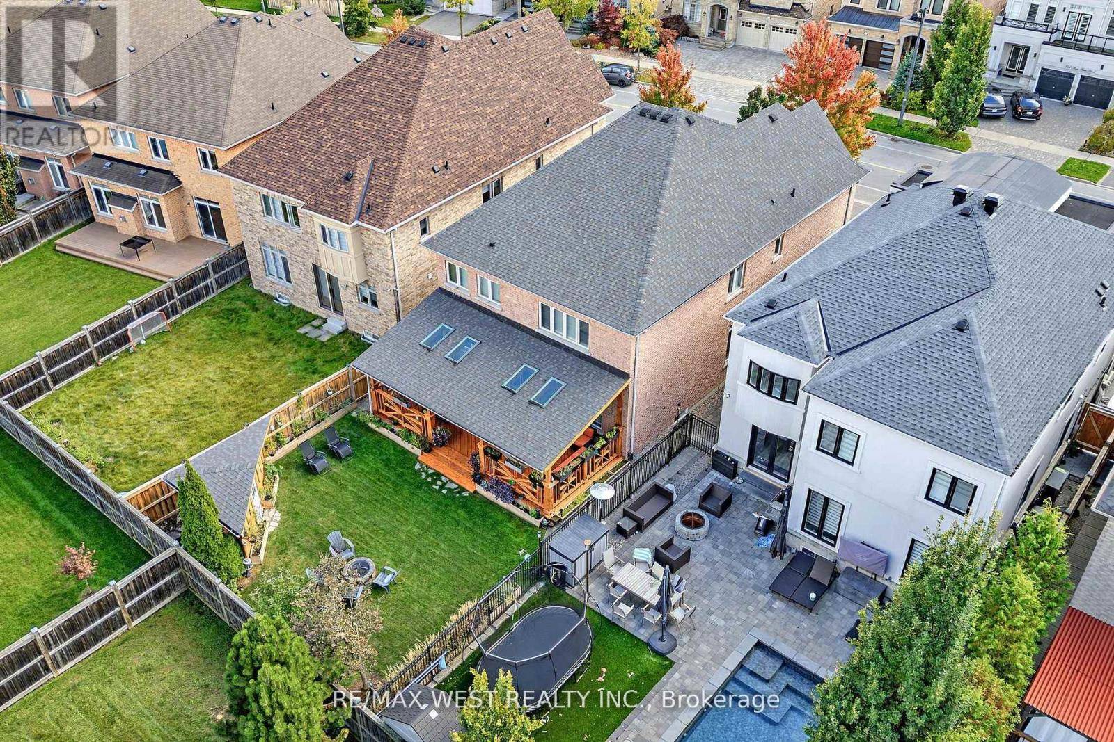 Vaughan (patterson), ON L6A0K8,242 MARC SANTI BOULEVARD