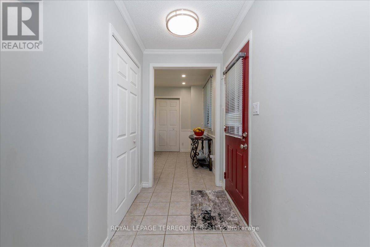Innisfil (stroud), ON L9S1C9,2610 LAWRENCE AVENUE