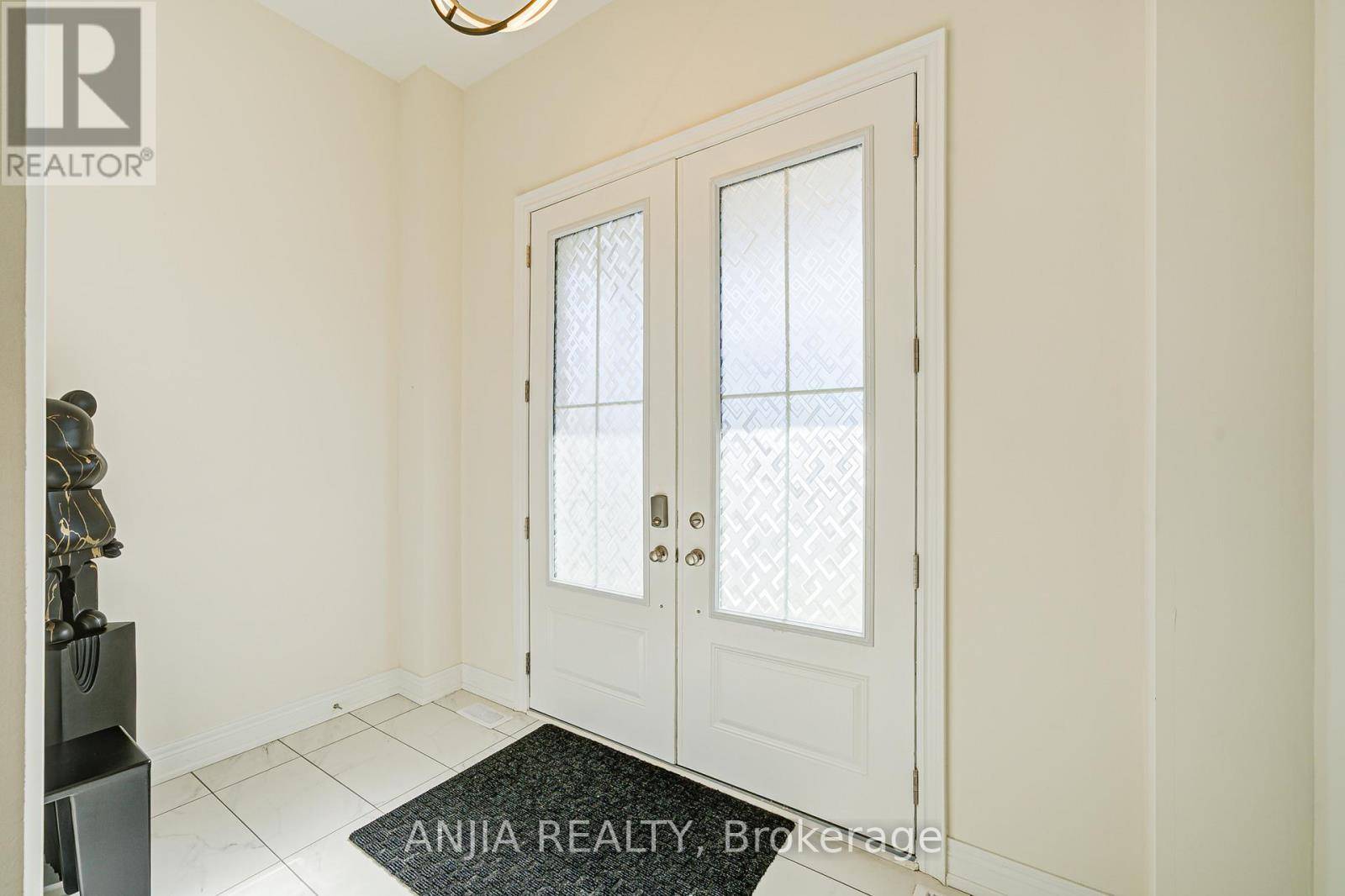 Richmond Hill, ON L4E1J6,7 FAUCHARD STREET