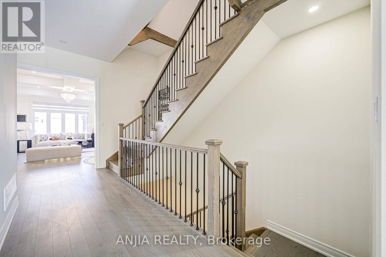 Richmond Hill, ON L4E1J6,7 FAUCHARD STREET
