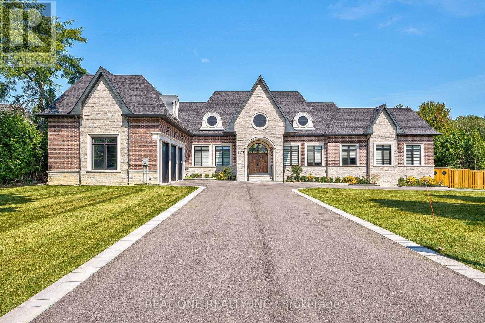 East Gwillimbury (sharon), ON L0G1V0,170 WARD AVENUE