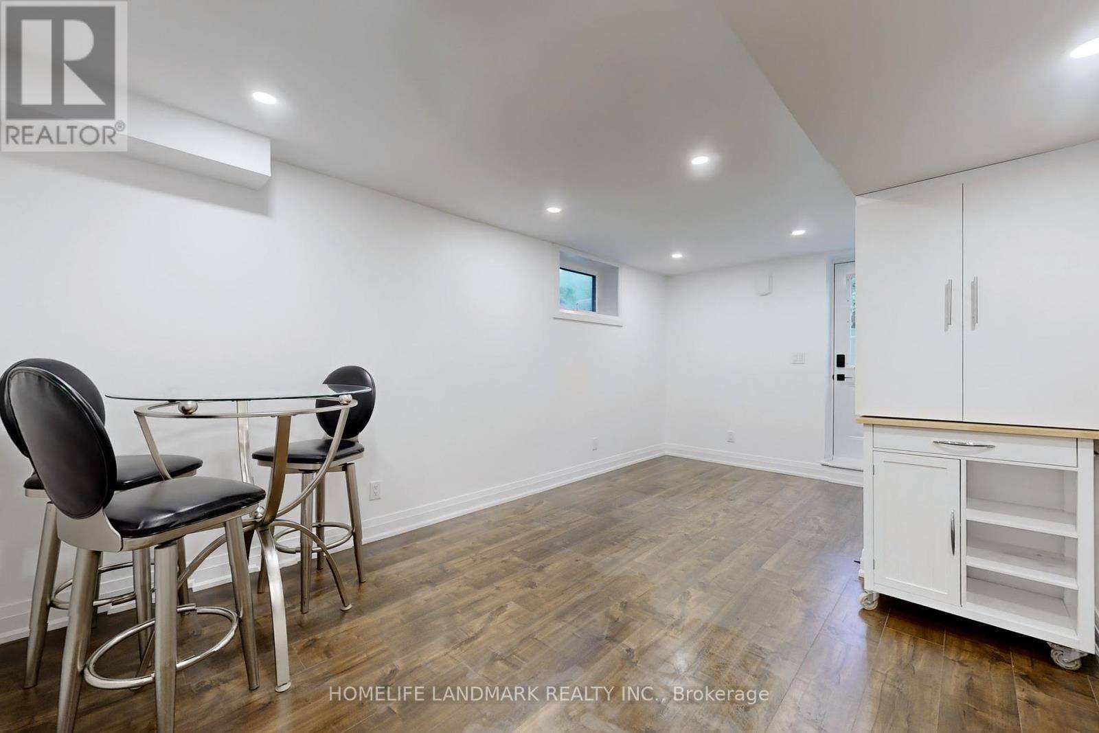 East Gwillimbury (sharon), ON L0G1V0,1661 Mount Albert RD #Unit 2