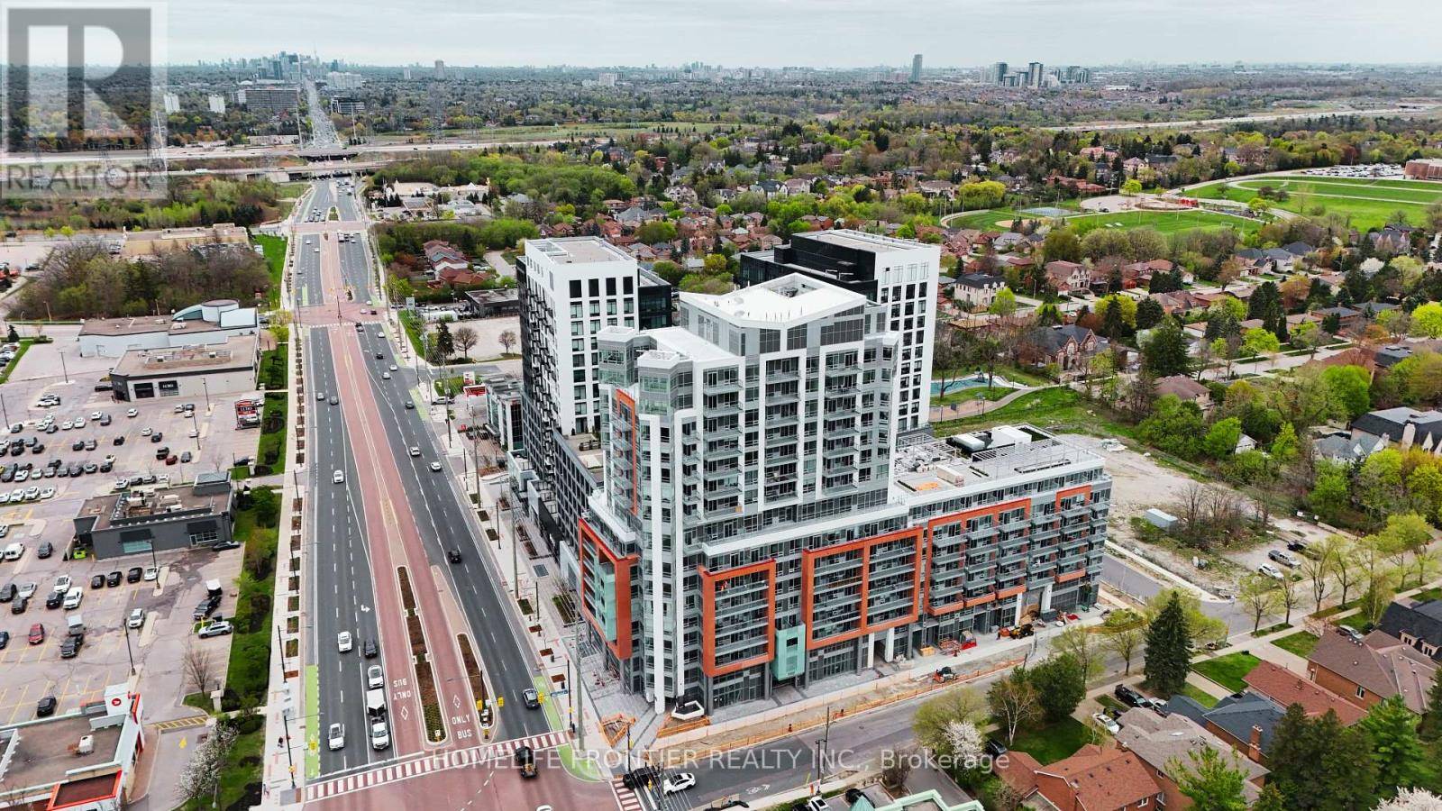 Richmond Hill (south Richvale), ON L4C6Z1,8888 Yonge ST #724