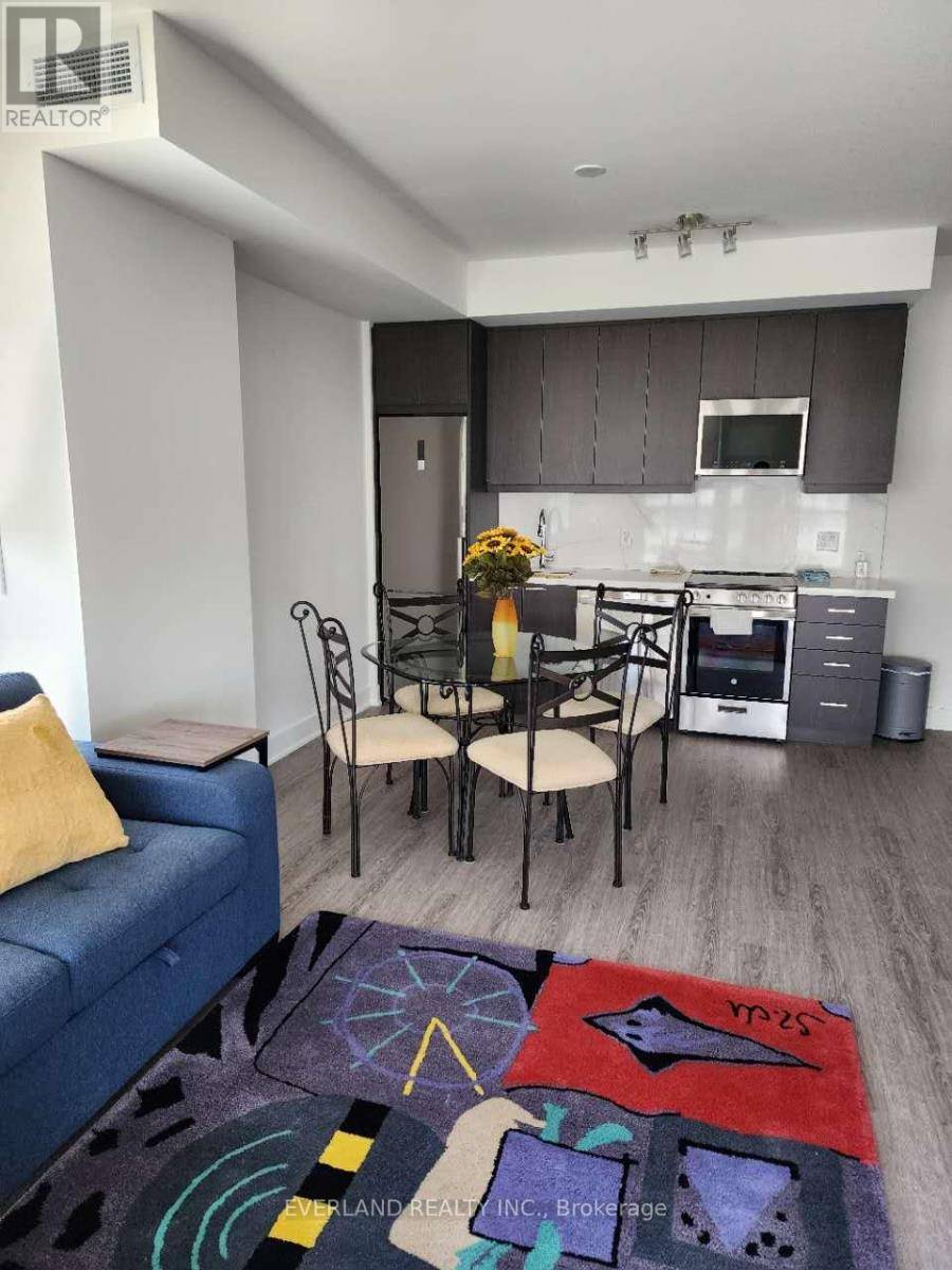 Newmarket (central Newmarket), ON L3Y0G7,185 Deerfield RD #1303