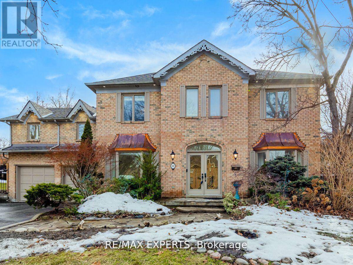 Vaughan (west Woodbridge), ON L4L3Z2,32 ROSEBURY LANE