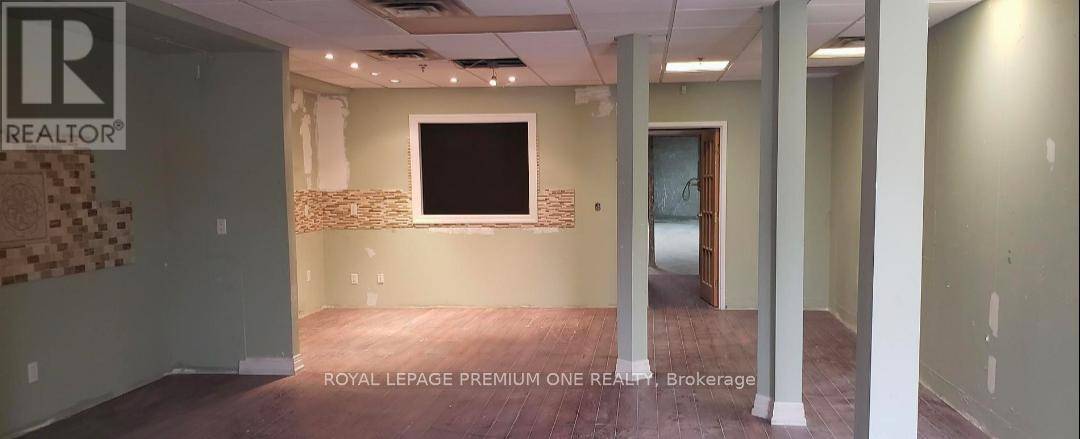 Vaughan (east Woodbridge), ON L4L7Z8,71 Silton RD East #4