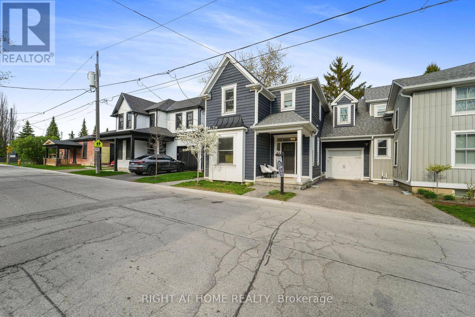 Markham (old Markham Village), ON L3P2R8,17 GEORGE STREET