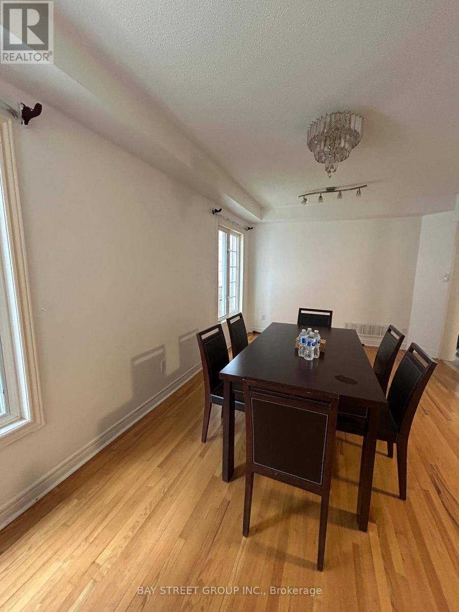 Richmond Hill (rouge Woods), ON L4S1V2,132 FRANK ENDEAN ROAD
