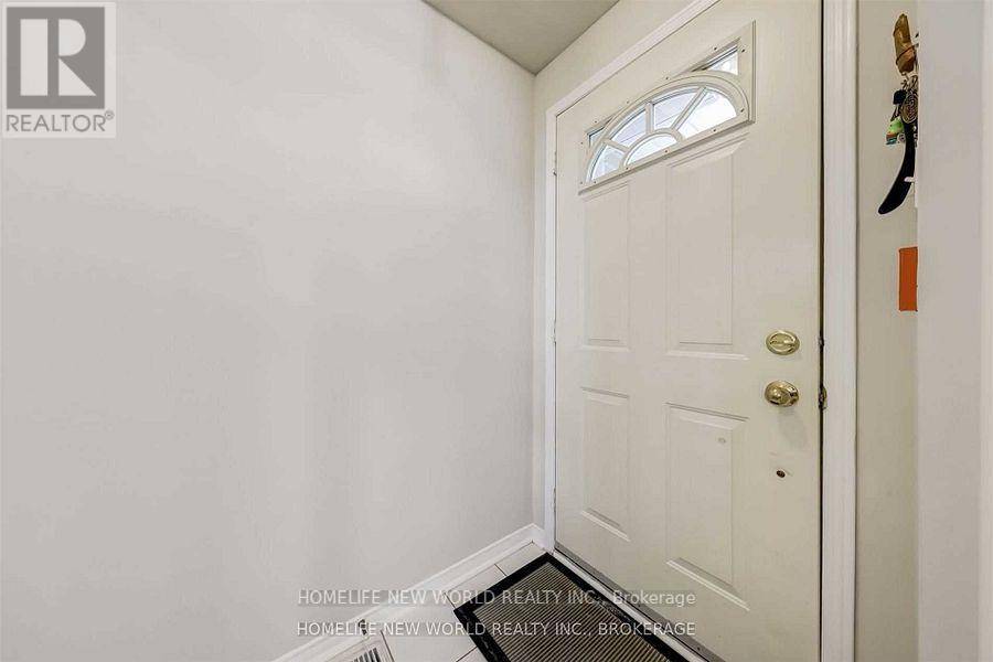 Vaughan (crestwood-springfarm-yorkhill), ON L4J8H1,18 Clark AVE West #140