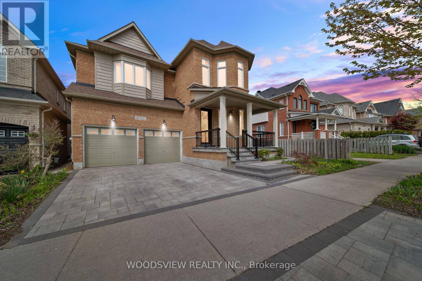 Whitchurch-stouffville (stouffville), ON L4A0B4,142 WEST LAWN CRESCENT