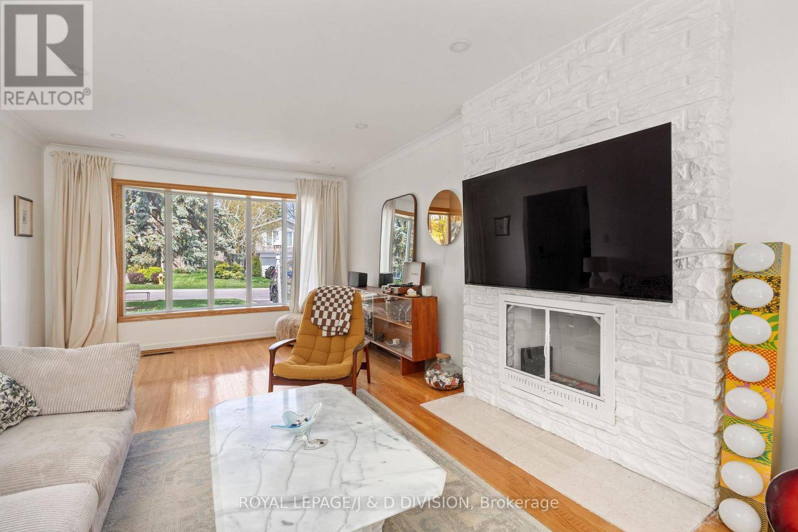 Markham (grandview), ON L3T1K9,33 ALMOND AVENUE
