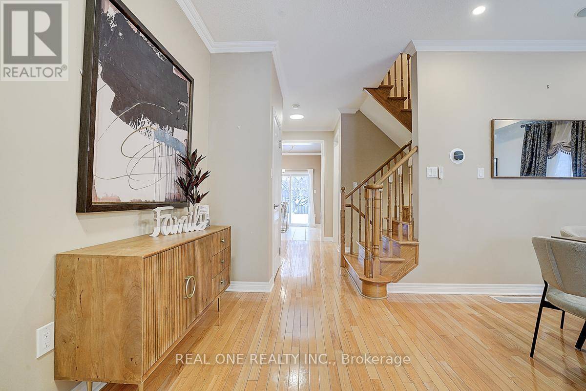 Richmond Hill (oak Ridges Lake Wilcox), ON L4E5A2,94 BARNWOOD DRIVE