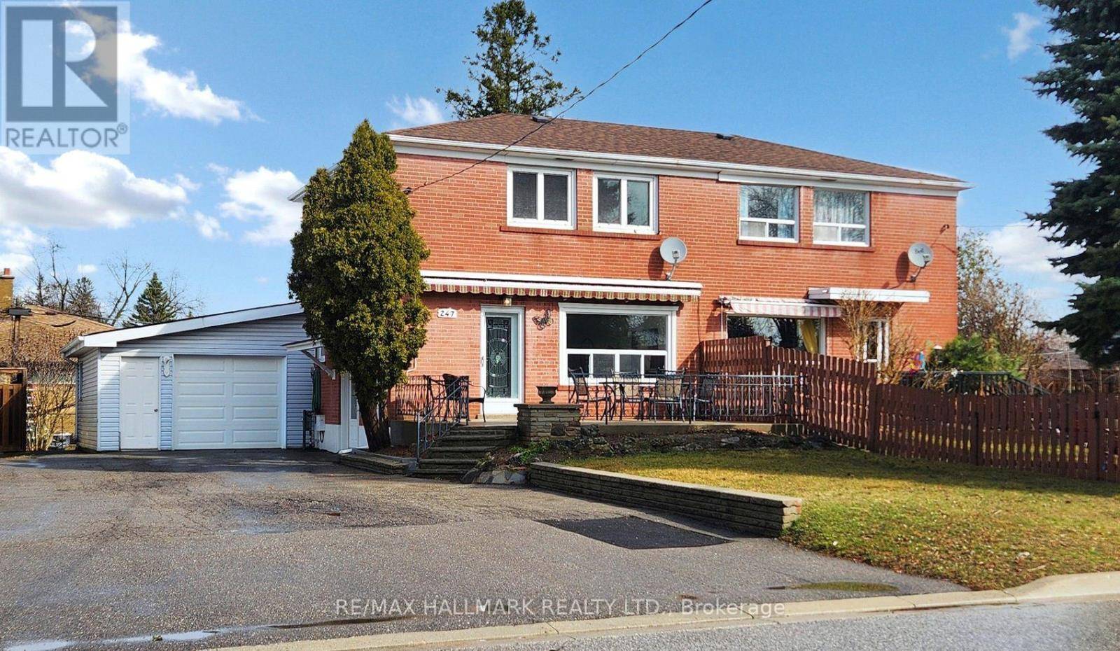 Richmond Hill (crosby), ON L4C2W4,247 DEMAINE CRESCENT