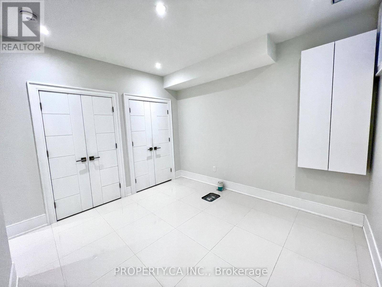 Richmond Hill (mill Pond), ON L4C4G4,176 Rumble AVE North #Basement