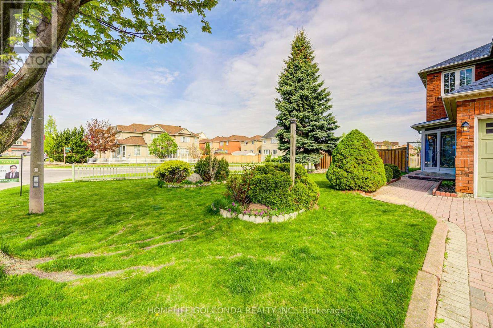 Markham (milliken Mills West), ON L3R4Z2,2 EASTPINE DRIVE