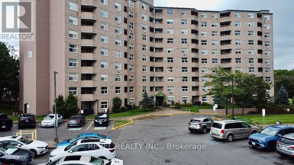 Newmarket (central Newmarket), ON L3Y7C3,260 Davis DR #306