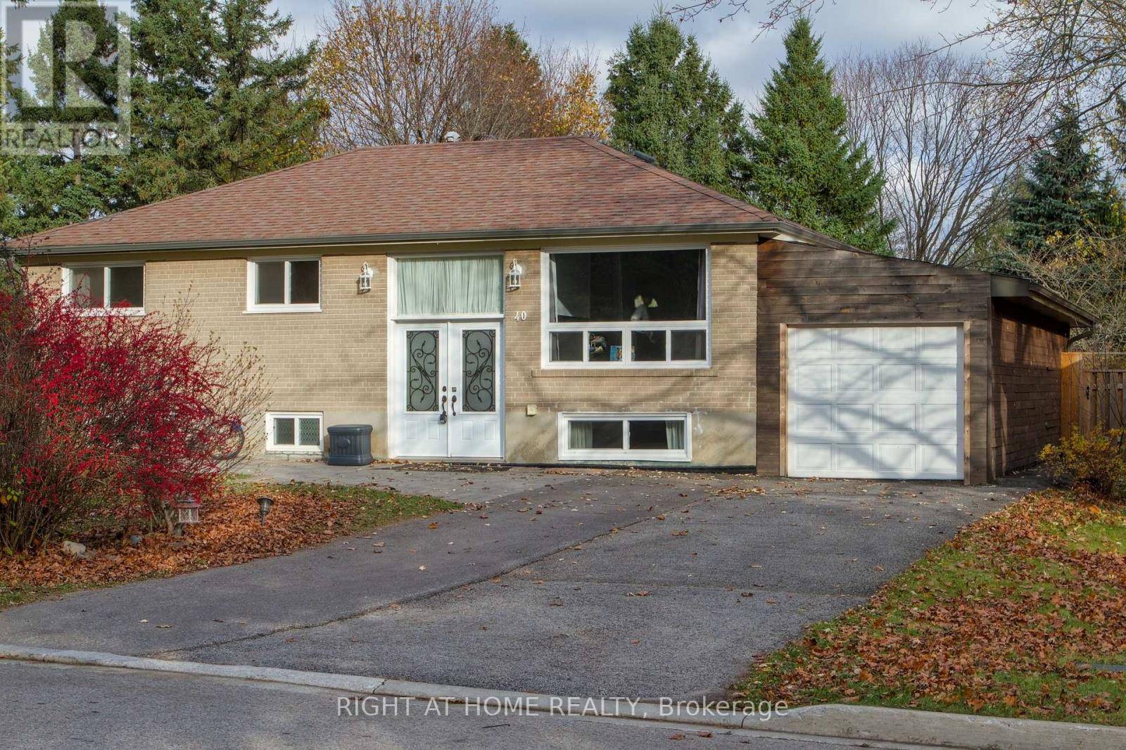 Aurora (aurora Heights), ON L4G3E8,40 Foreht CRES #Main