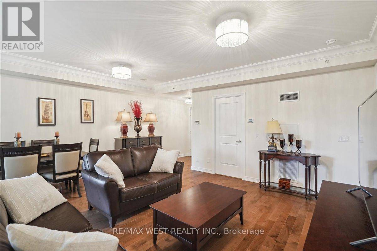 Vaughan (maple), ON L6A0K1,9255 Jane ST #405