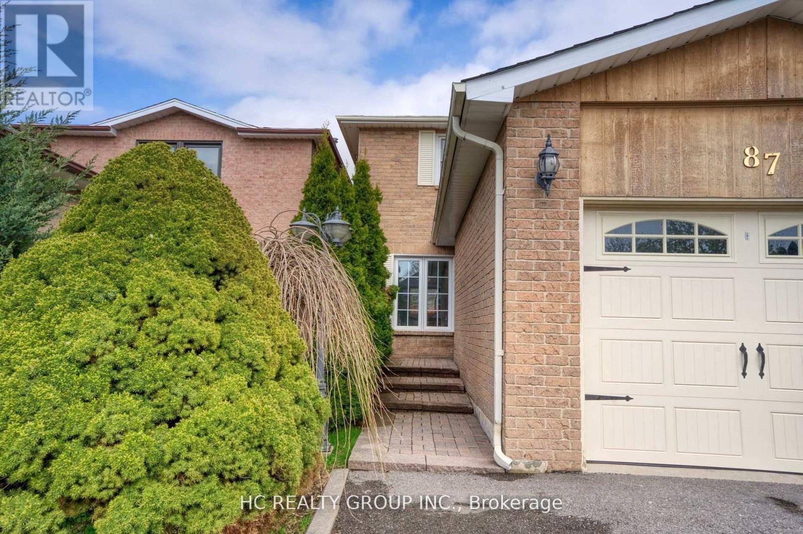 Richmond Hill (north Richvale), ON L4C5V3,87 LUND STREET