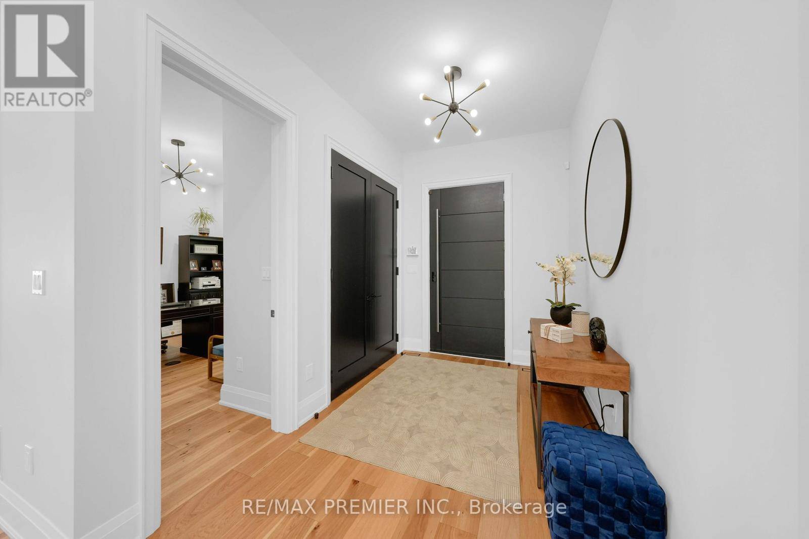 East Gwillimbury (mt Albert), ON L0G1M0,42 ALICE STREET